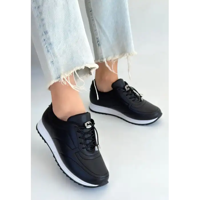 FİNNA SİYAH CİLT BAĞCIKLI SPOR AYAKKABI