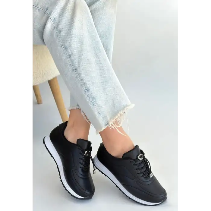 FİNNA SİYAH CİLT BAĞCIKLI SPOR AYAKKABI