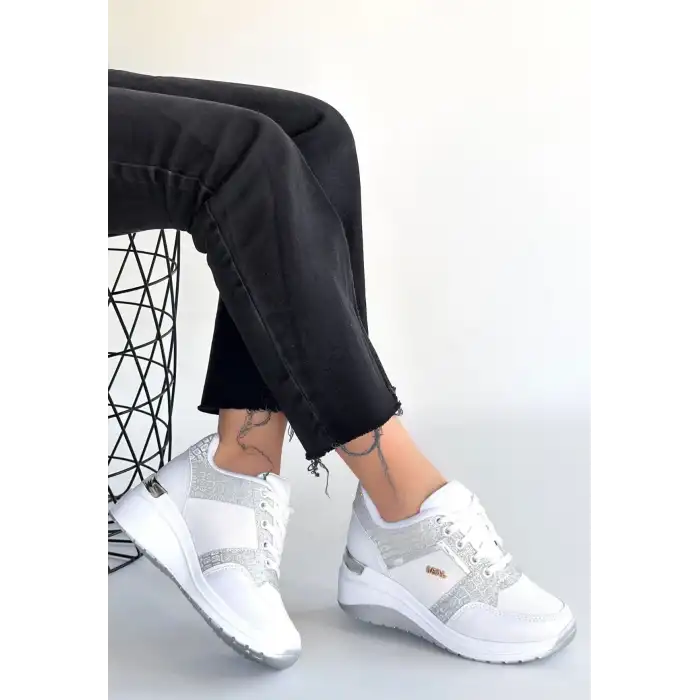 GEJA BEYAZ CİLT BAĞCIKLI SPOR AYAKKABI