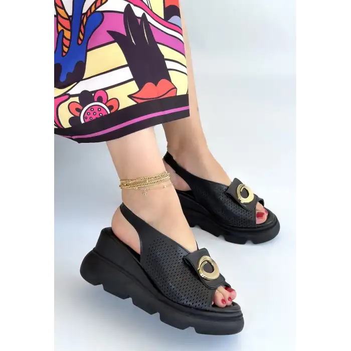 Gwon Siyah Cilt Dolgu Topuk Sandalet