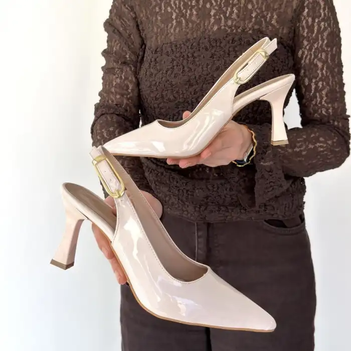 HİES BEJ RUGAN TOPUKLU AYAKKABI