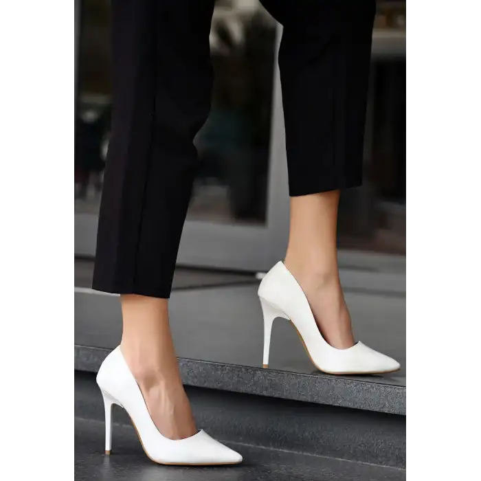 HİLLAR BEYAZ CİLT STİLETTO AYAKKABI