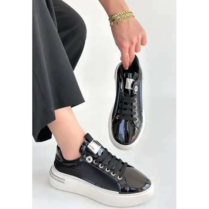 HLEY SİYAH RUGAN PARAŞÜT DETAYLI BAĞCIKLI SPOR AYAKKABI