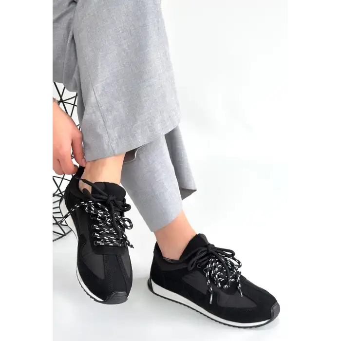 JEAT SİYAH NUBUK BAĞCIKLI SPOR AYAKKABI