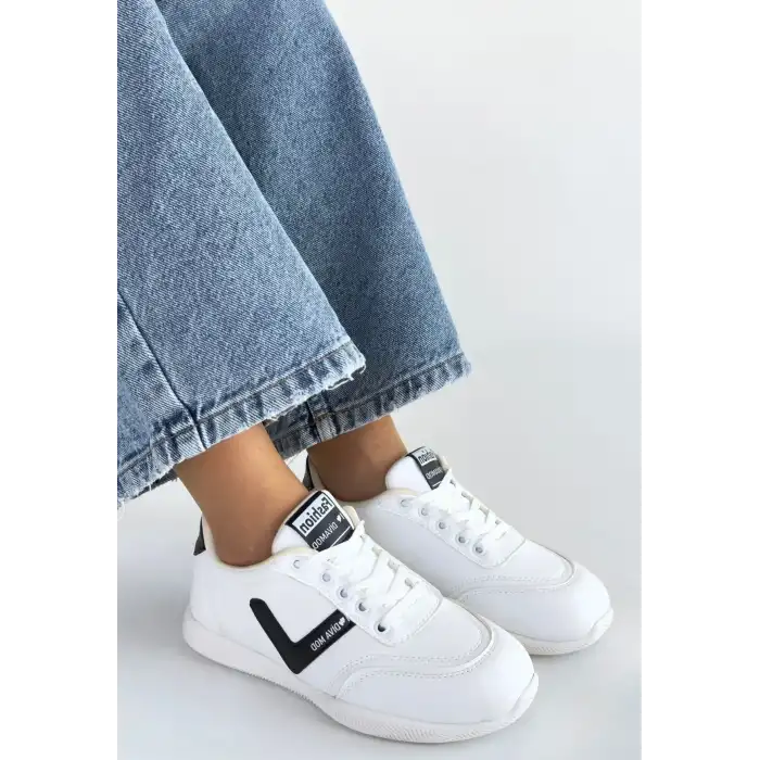 JOWEN BEYAZ CİLT SİYAH DETAYLI BAĞCIKLI SPOR AYAKKABI