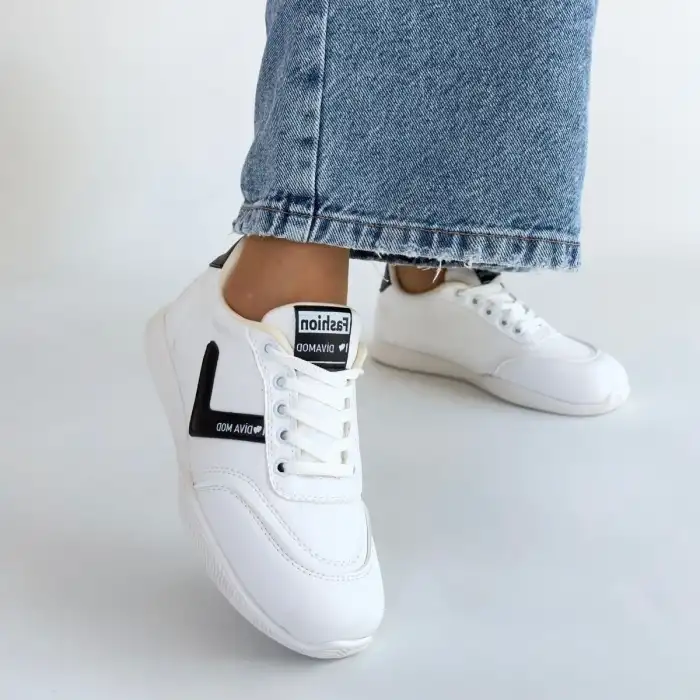 JOWEN BEYAZ CİLT SİYAH DETAYLI BAĞCIKLI SPOR AYAKKABI