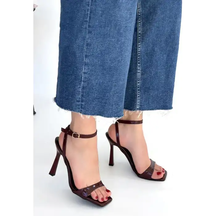 JOWİN BORDO RUGAN TOPUKLU BİLEKTEN KEMERLİ AYAKKABI