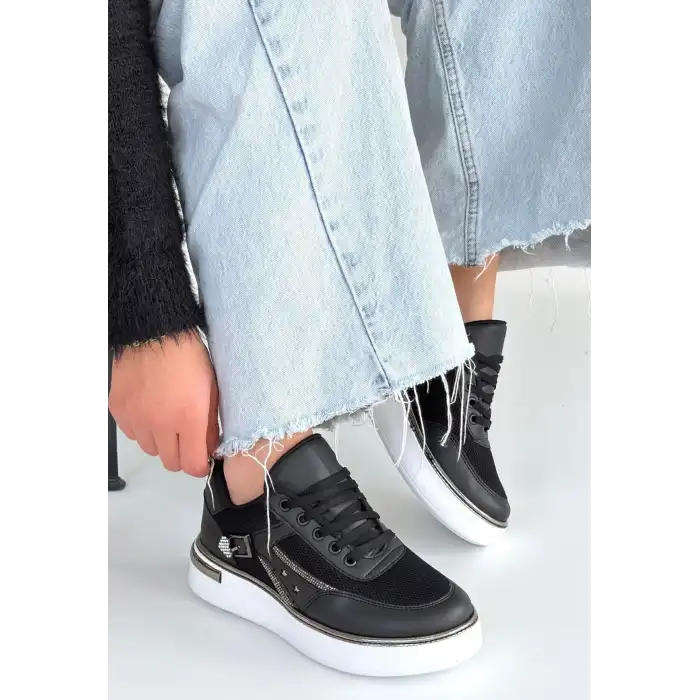 JUNDA SİYAH CİLT BAĞCIKLI SPOR AYAKKABI