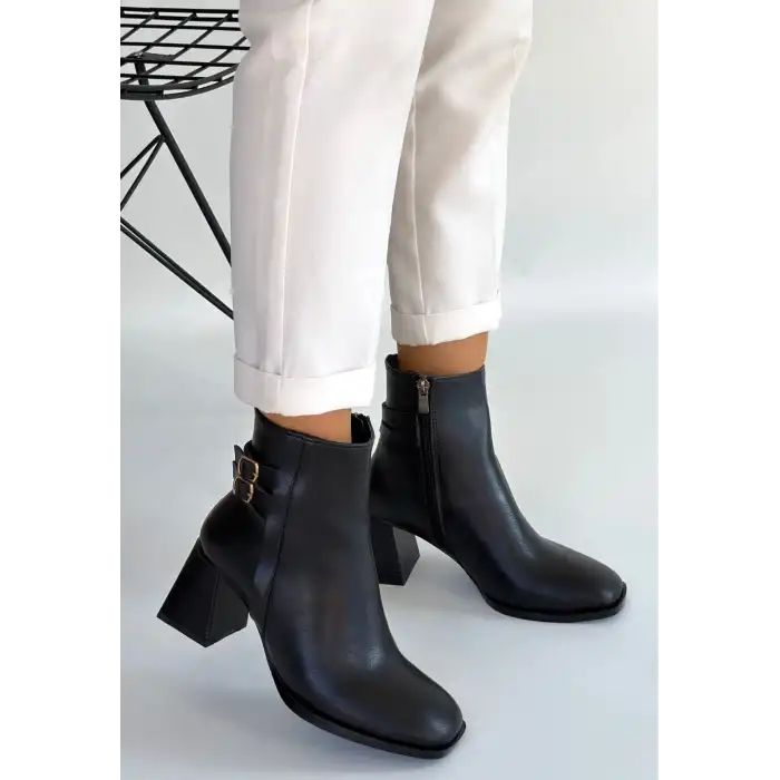KANDA SİYAH CİLT TOPUKLU BOT