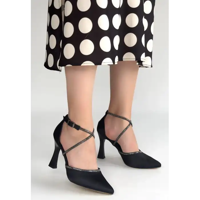 KANJİ SİYAH SATEN TOPUKLU AYAKKABI