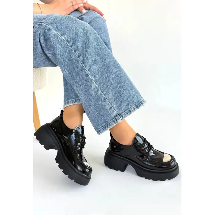 KİYA SİYAH RUGAN DOLGU TOPUK OXFORD AYAKKABI