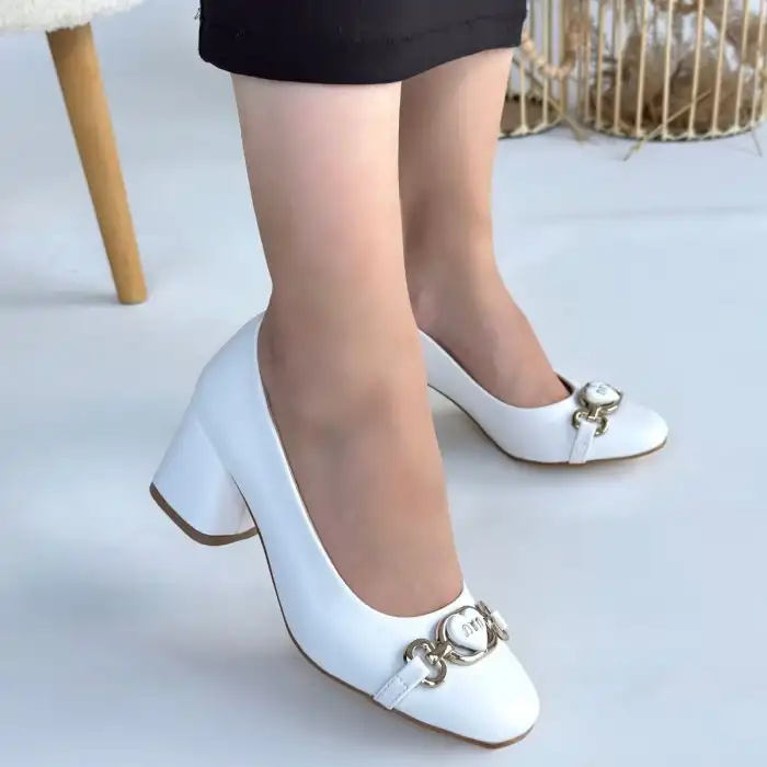 LUCKY BEYAZ CİLT TOPUKLU AYAKKABI