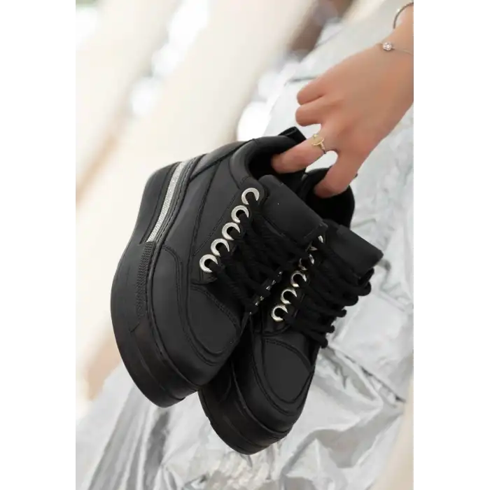 LULU SİYAH CİLT BAĞCIKLI SPOR AYAKKABI