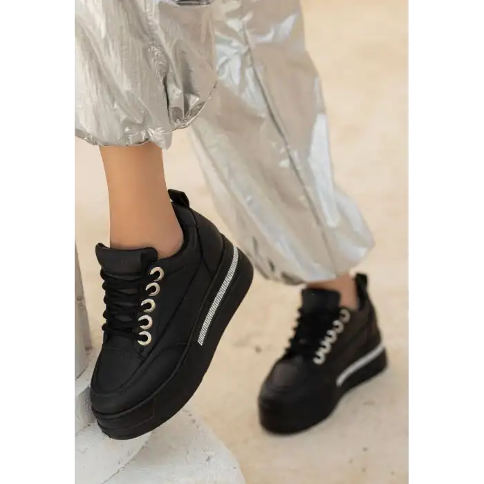 LULU SİYAH CİLT BAĞCIKLI SPOR AYAKKABI