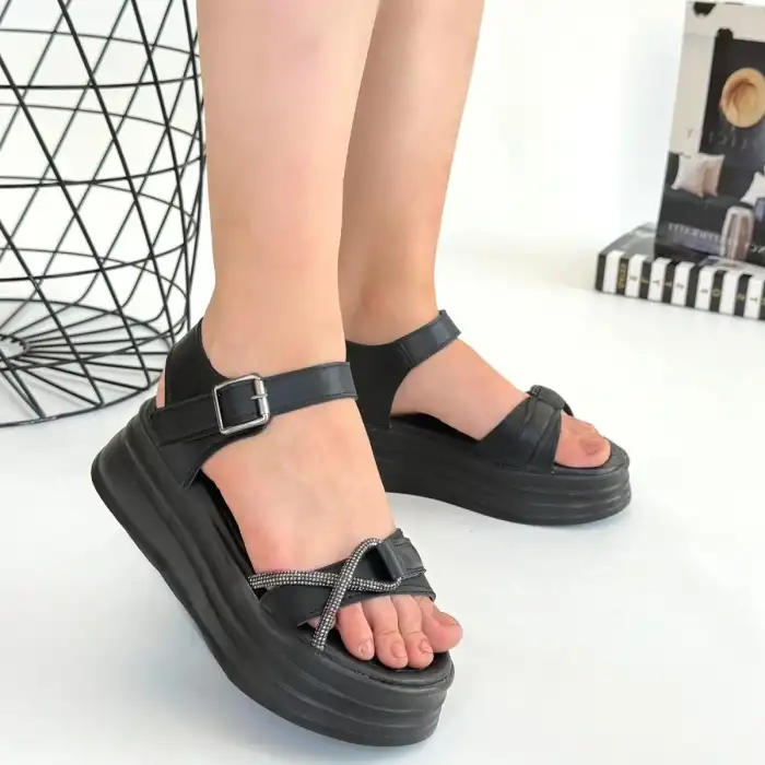 LUNO SİYAH CİLT KEMERLİ SANDALET