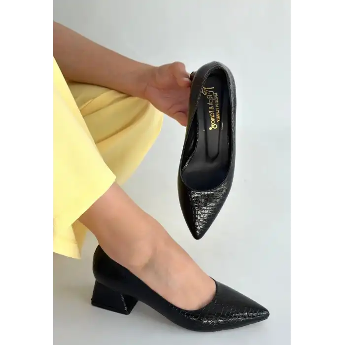 MEORT SİYAH RUGAN TOPUKLU AYAKKABI