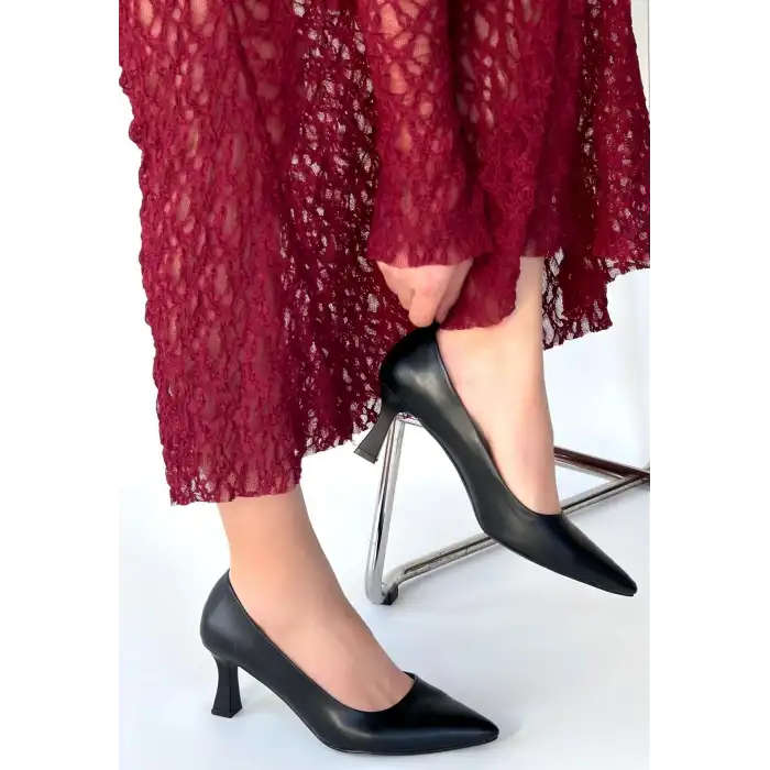 MIRTA SİYAH CİLT TOPUKLU AYAKKABI