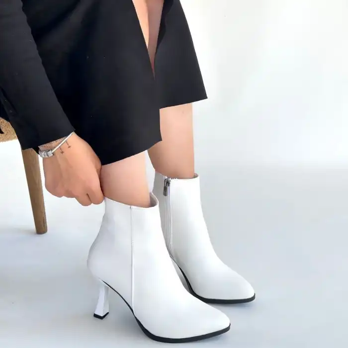 MİŞHA BEYAZ CİLT TOPUKLU BOT