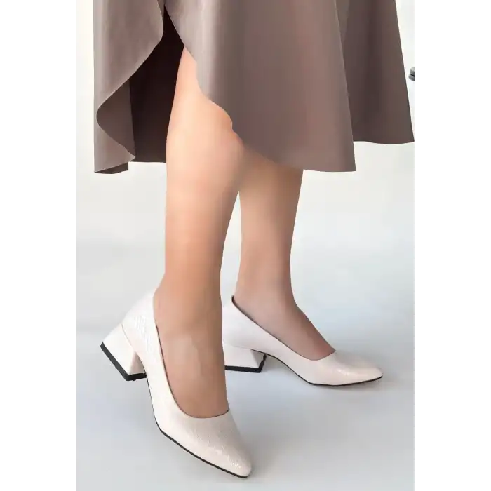 NİTYA BEJ BASKILI RUGAN TOPUKLU AYAKKABI