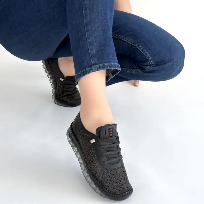 OTJA SİYAH DERİ LAZERLİ BAĞCIKLI SPOR AYAKKABI