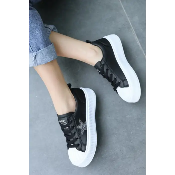PİATA SİYAH CİLT BEYAZ TABANLI BAĞCIKLI SPOR AYAKKABI
