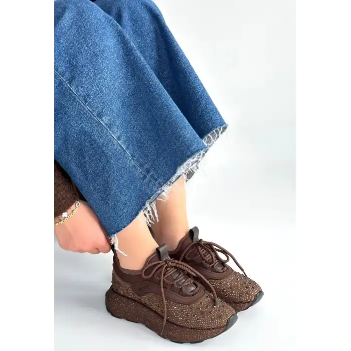 RİMAY KAHVERENGİ CİLT BONCUK İŞLEMELİ SPOR AYAKKABI