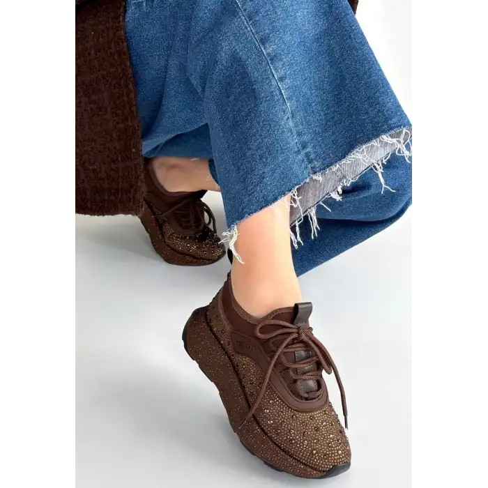 RİMAY KAHVERENGİ CİLT BONCUK İŞLEMELİ SPOR AYAKKABI