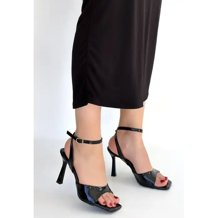 SOHA SİYAH RUGAN TOPUKLU BİLEKTEN KEMERLİ AYAKKABI