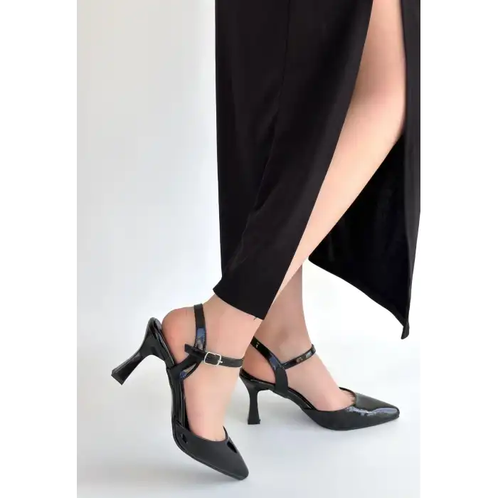 SUDEN SİYAH RUGAN TOPUKLU AYAKKABI