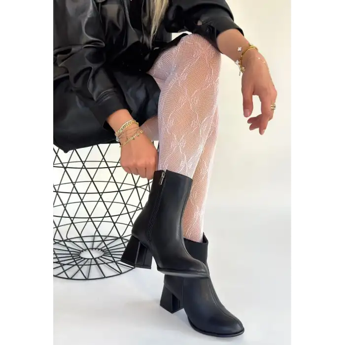 TENDY SİYAH CİLT TOPUKLU BOT