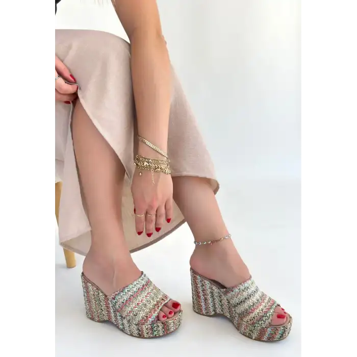 TLAY KİLİM DESENLİ DOLGU TOPUK TERLİK