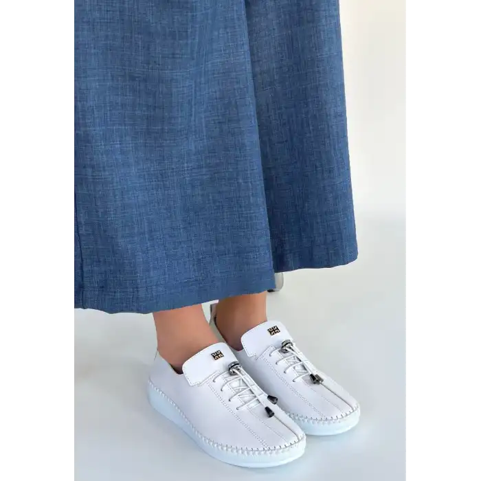 WARTE BEYAZ DERİ BAĞCIKLI SPOR AYAKKABI