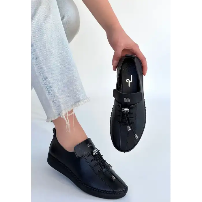 WARTE SİYAH DERİ BAĞCIKLI SPOR AYAKKABI