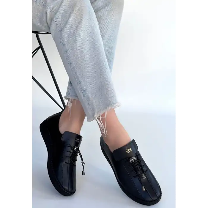 WARTE SİYAH DERİ BAĞCIKLI SPOR AYAKKABI