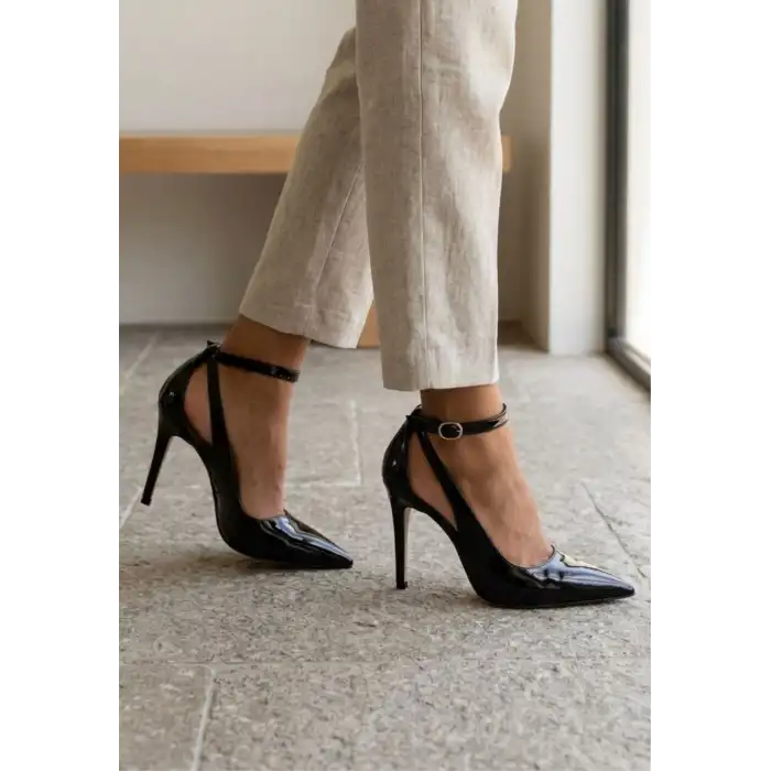 Wenni Siyah Rugan Stiletto Ayakkabı