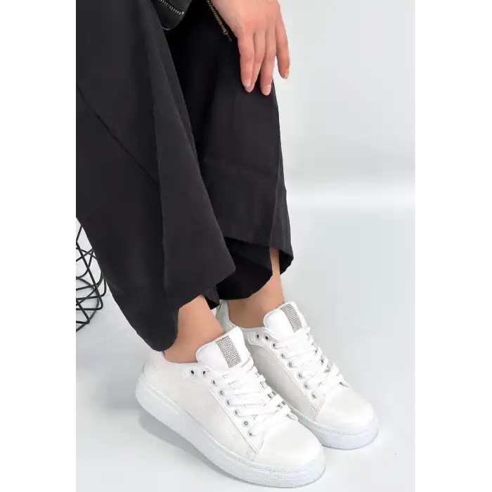 YİER BEYAZ CİLT BAĞCIKLI SPOR AYAKKABI