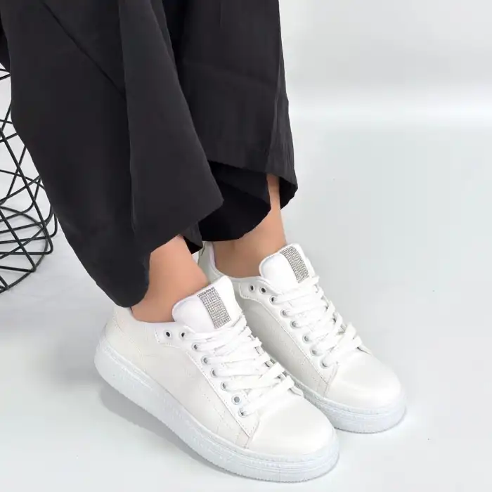 YİER BEYAZ CİLT BAĞCIKLI SPOR AYAKKABI