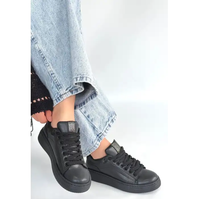 YİER SİYAH CİLT BAĞCIKLI SPOR AYAKKABI