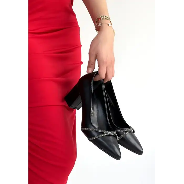 ZENTA SİYAH CİLT TOPUKLU AYAKKABI