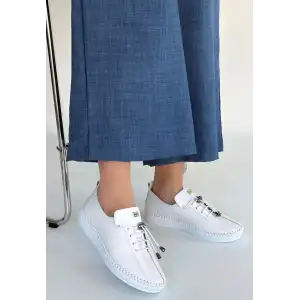 WARTE BEYAZ DERİ BAĞCIKLI SPOR AYAKKABI