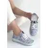 KİNTE LİLA DESENLİ DERİ BAĞCIKLI SPOR AYAKKABI