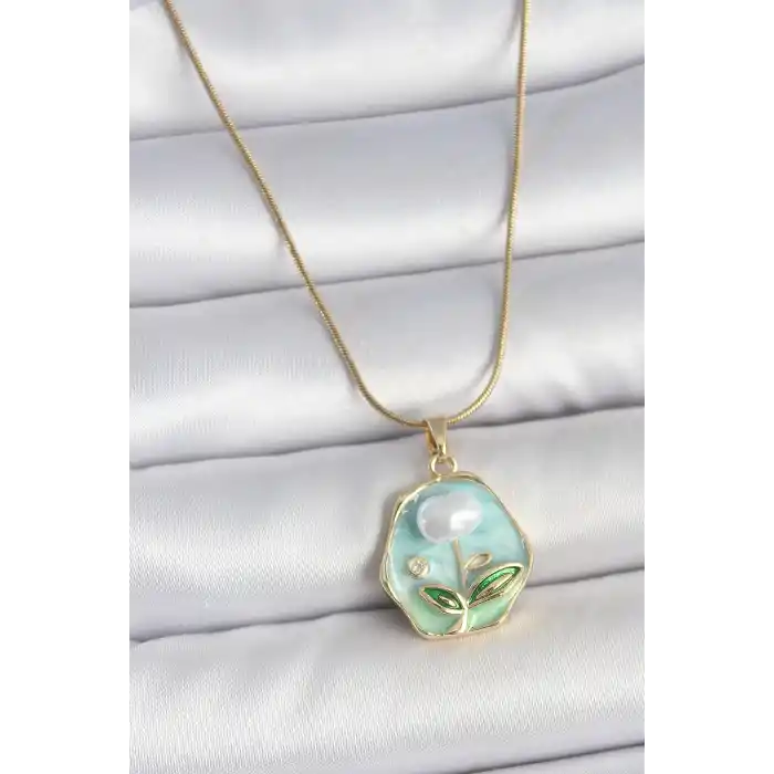 316L Çelik Gold Renk Zincir Mavi Çiçek İşlemeli İnci İşlemeli Portre Model Kadın Kolye