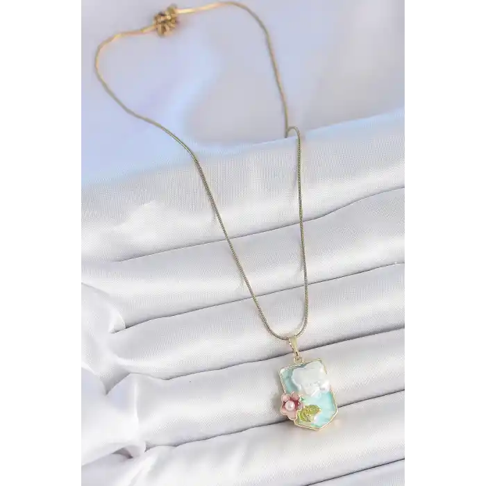 316L Çelik Gold Renk Zincir Mavi Mineli İncili Çiçek İşlemeli Portre Model Kadın Kolye