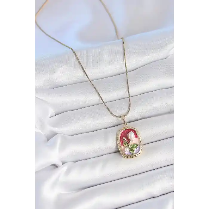 316L Çelik Gold Renk Zincir Mix Renk İncili Çiçek İşlemeli Portre Model Kadın Kolye