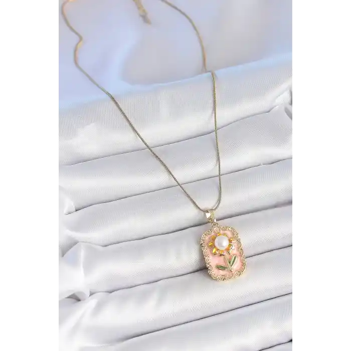 316L Çelik Gold Renk Zincir Pembe Mineli İncli Papatya Model Portre Model Kadın Kolye