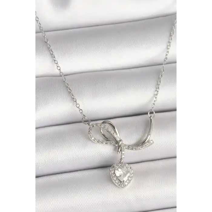 316L Çelik Gümüş Renk Zincir Zirkon Taşlı Düğüm Sallantı Kalp Figür Kadın Kolye