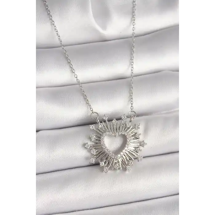 316L Çelik Gümüş Renk Zirkon Taşlı Kalp Model Kadın Kolye