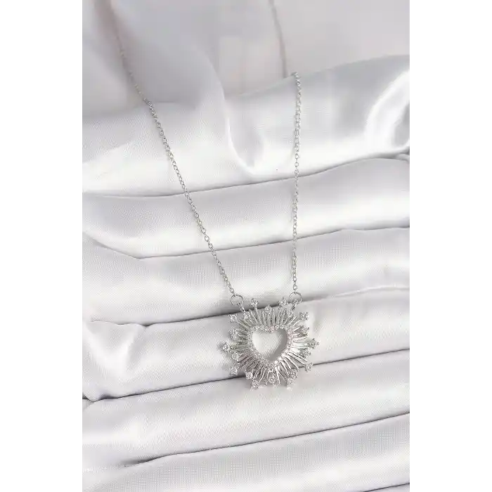 316L Çelik Gümüş Renk Zirkon Taşlı Kalp Model Kadın Kolye