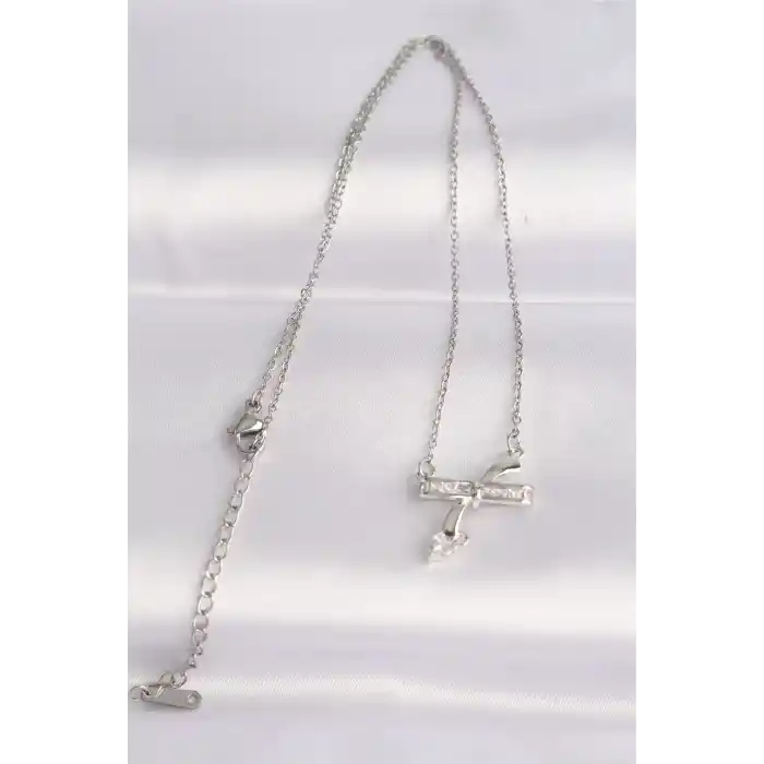 316L Çelik Zincir Gümüş Renk Zirkon Taşlı Kalp Detay Fiyonk Kolye