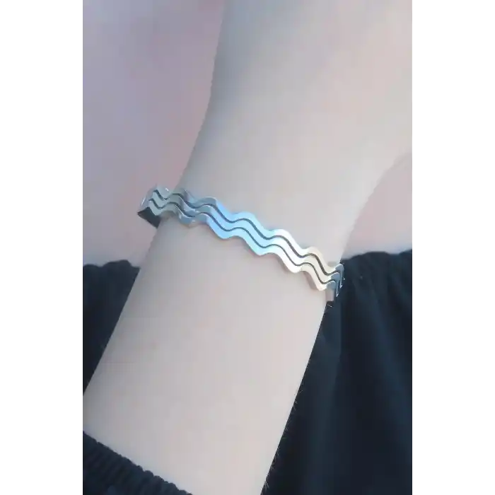 316L Kararmaz Çelik Gümüş Renk Dalga Model Kelepçe Kadın Bileklik